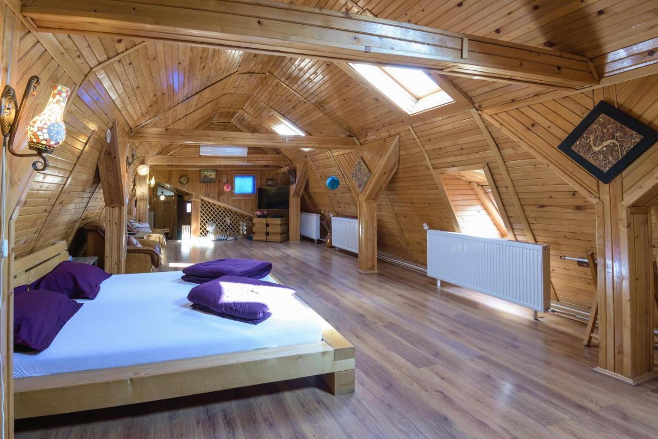Апартаменты Wooden Attic Брашов Экстерьер фото