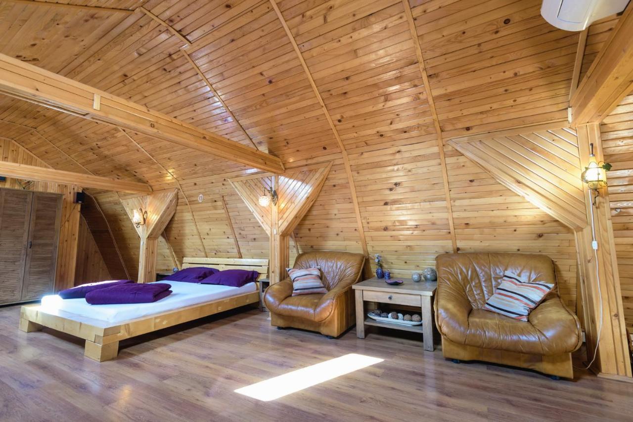Апартаменты Wooden Attic Брашов Экстерьер фото